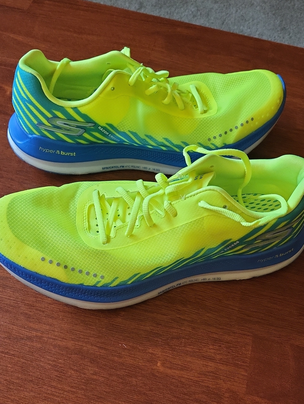 Skechers Men’s Neon Yellow and Blue Athletic Running Shoes RAZOR EXCESS.